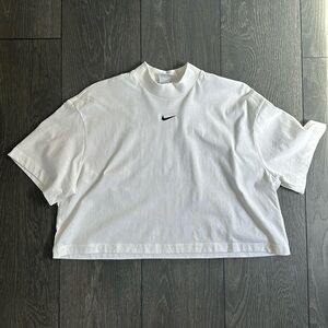 Woman’s Nike crop top